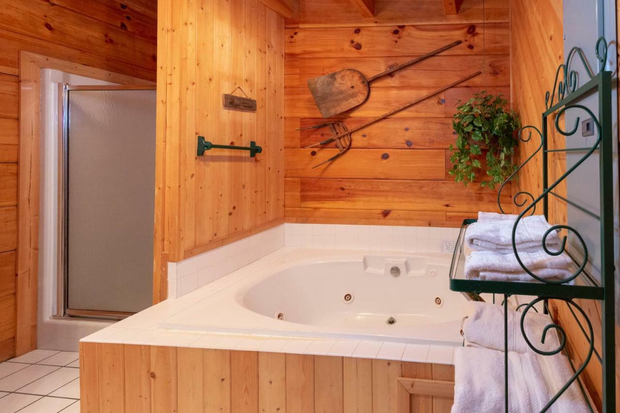 Creekside Bunkhouse Villa Whittier Buitenkant foto