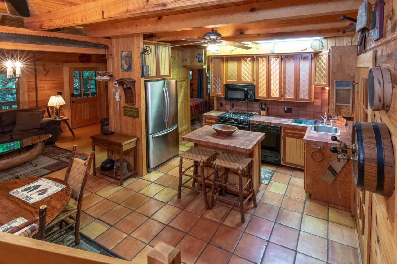 Creekside Bunkhouse Villa Whittier Buitenkant foto
